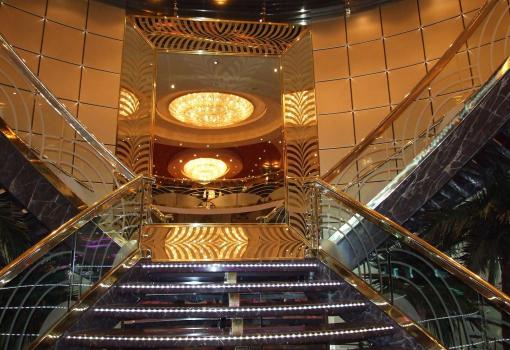 La elegante escalera del Casino
